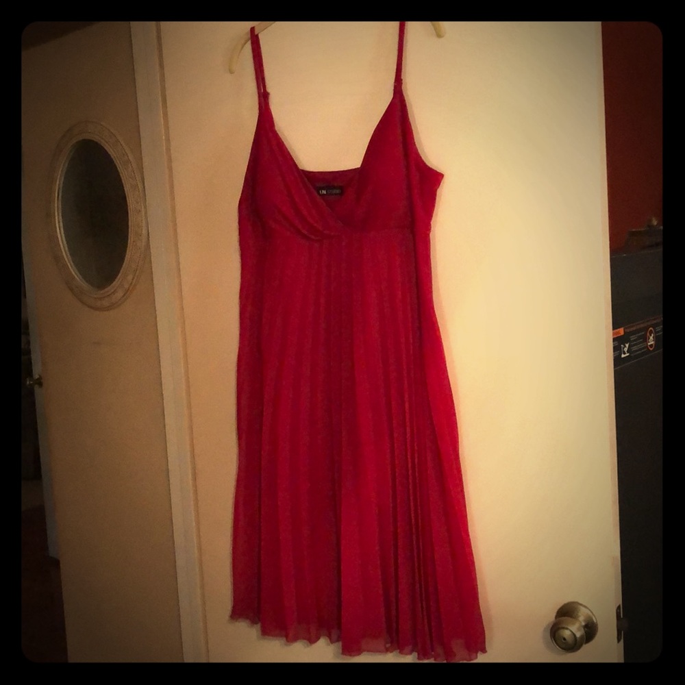 I.N. STUDIO pleated dress; Slightly lined bust: